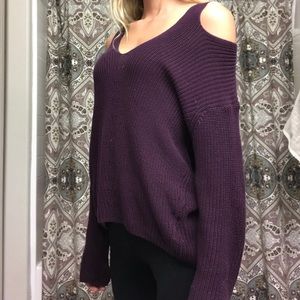 🆕 cold shoulder high low oversized sweater🆕